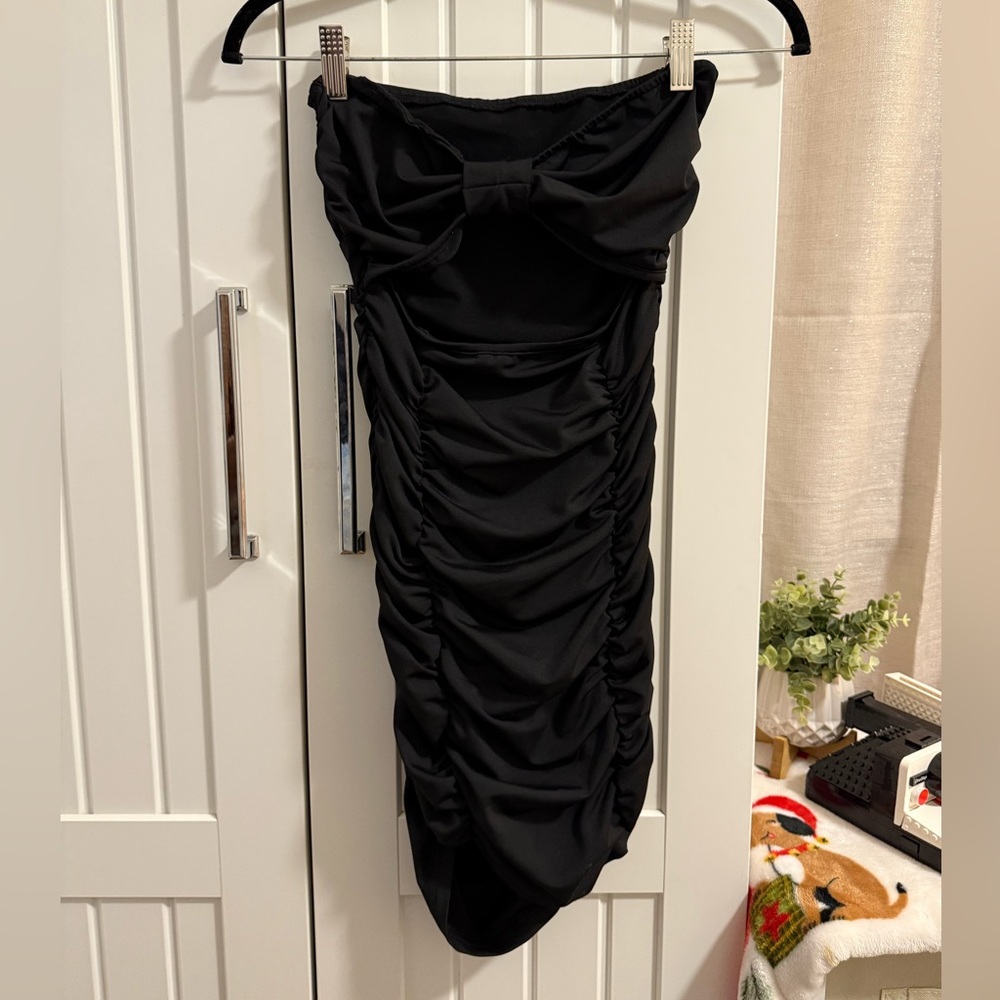 SHEIN Black Strapless Ruched Dress